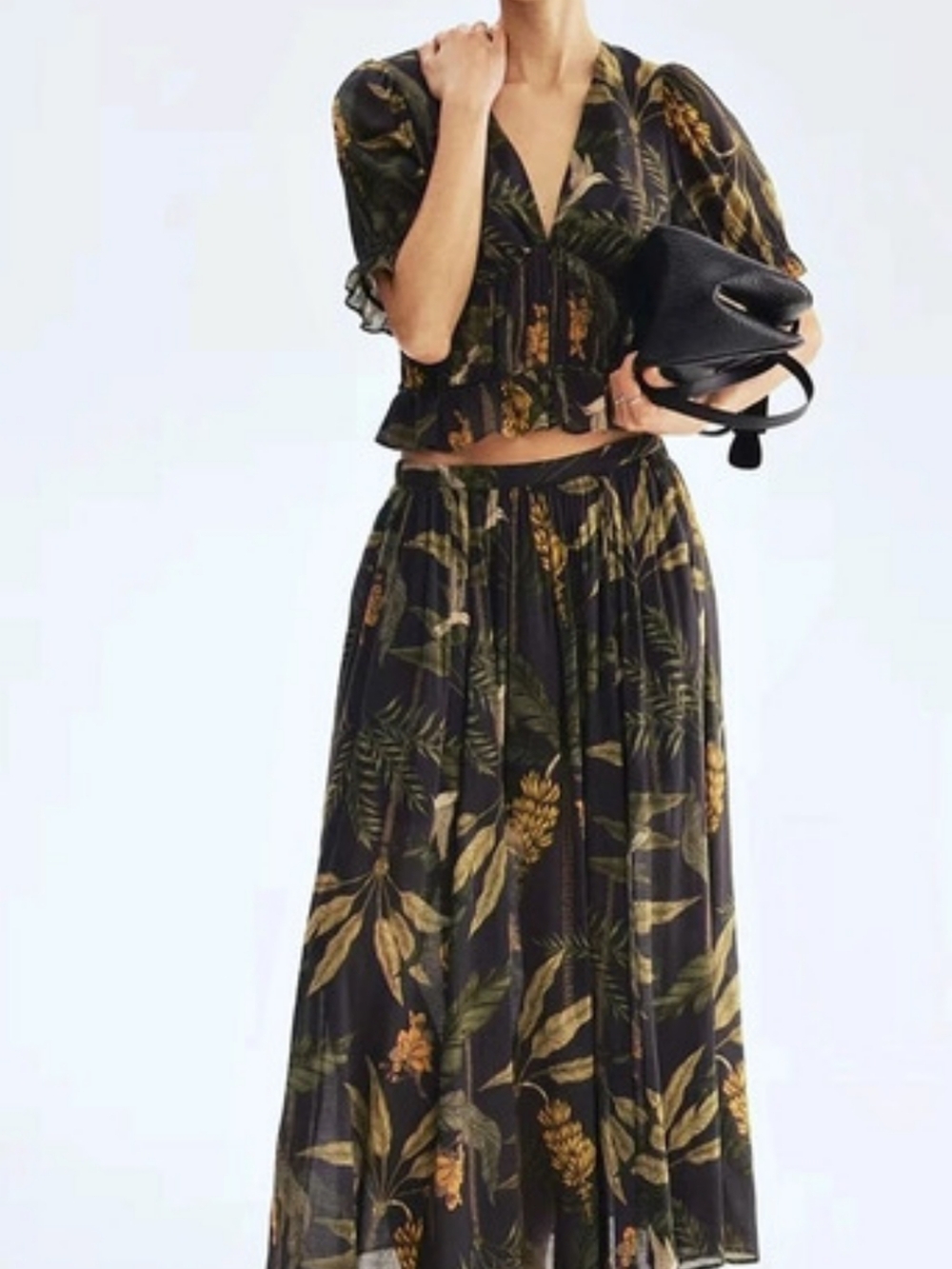 H&M Floral Cropped Blouse in Black & Gold Size Small NWT